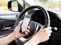 Kodėl smegenys negali suderinti vairavimo ir naudojimosi mobiliuoju? 